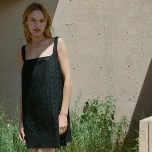 Doen Carina dress in black